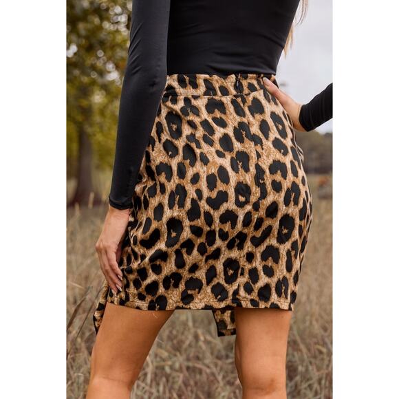 CupsheLeopard Print Tie Mini Skirt- NWT - Sz L - Picture 3 of 6